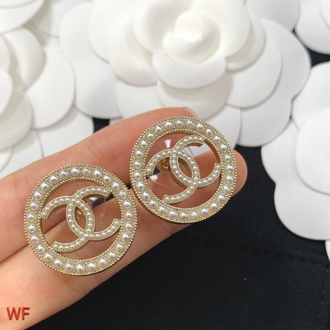 Chanel Earrings CE6110