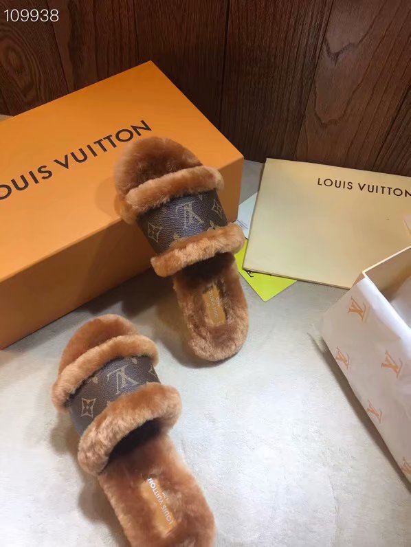 Louis Vuitton Shoes LV1065KK-1