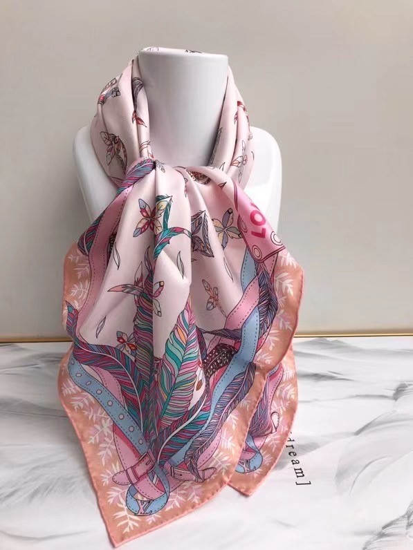 Louis Vuitton silk Scarf 77037