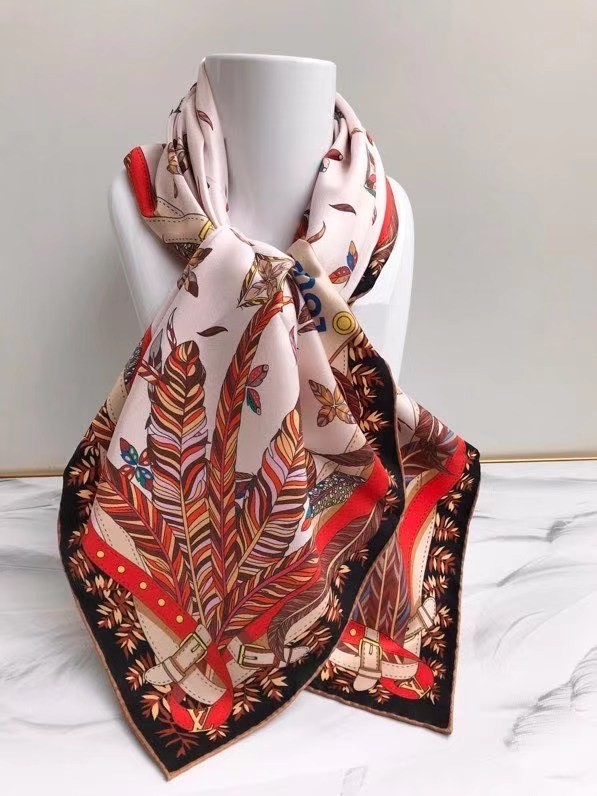 Louis Vuitton silk Scarf 77039