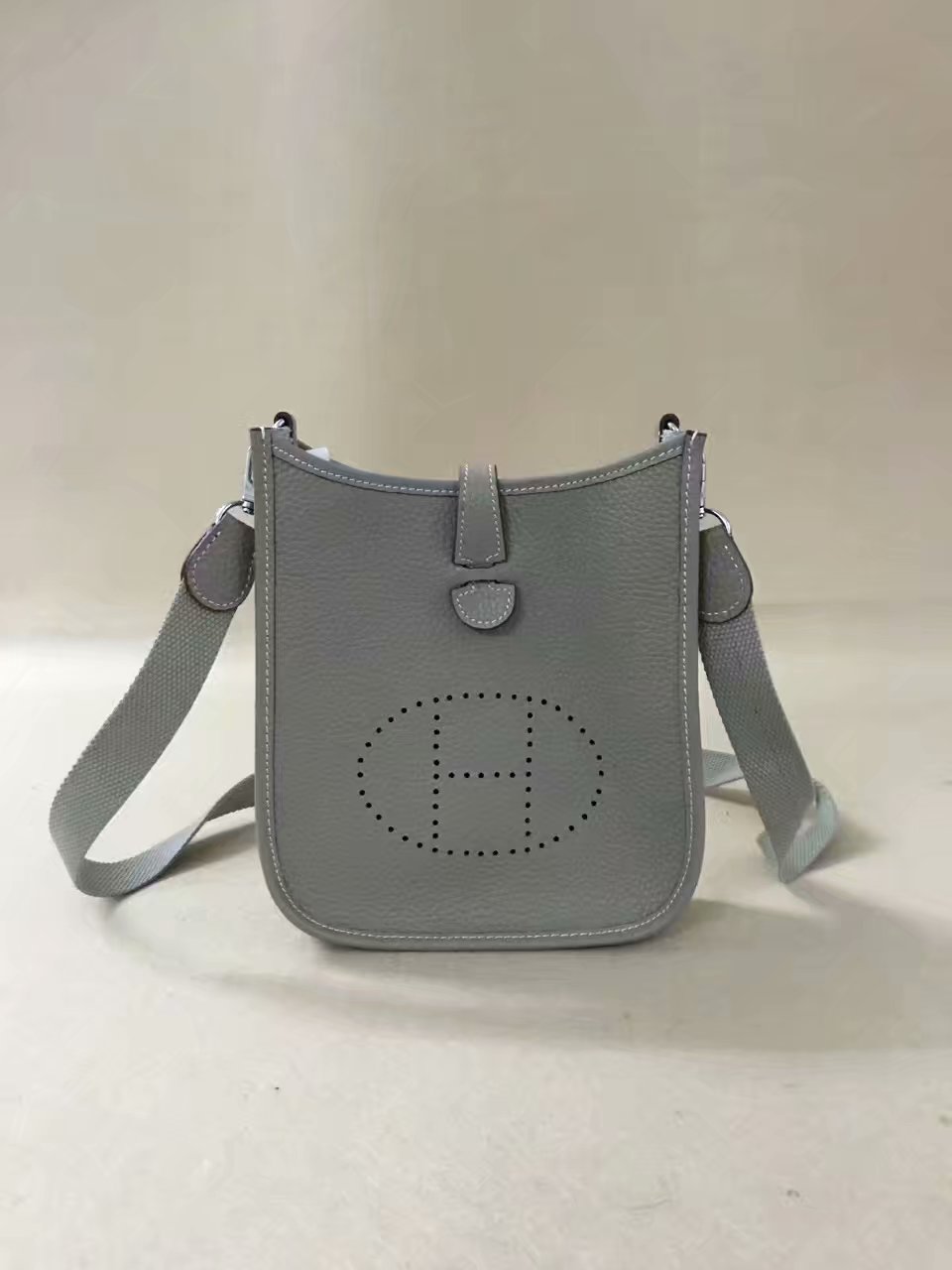 Hermes Evelyne original togo leather mini Shoulder Bag H15698 light grey