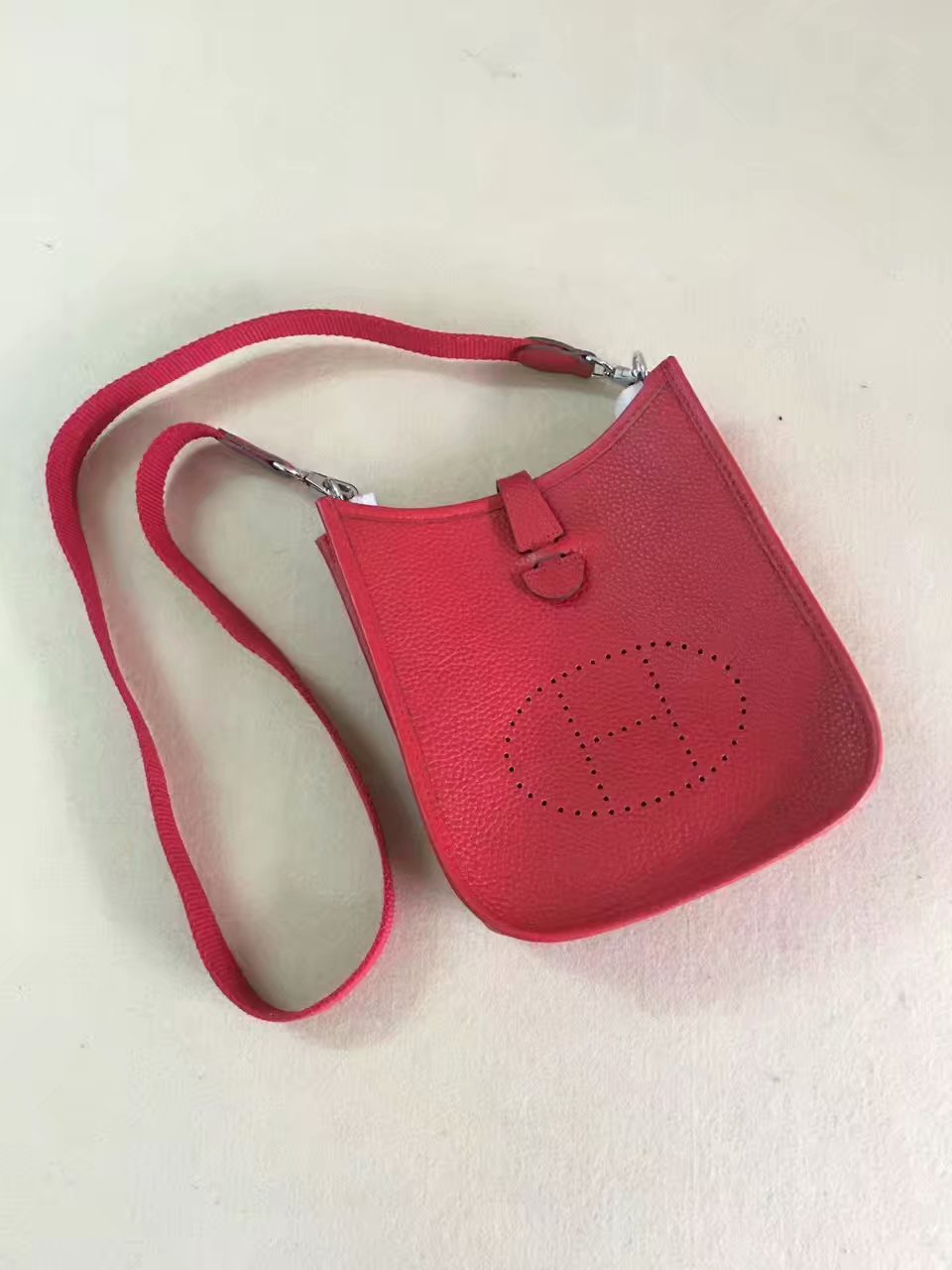 Hermes Evelyne original togo leather mini Shoulder Bag H15698 red