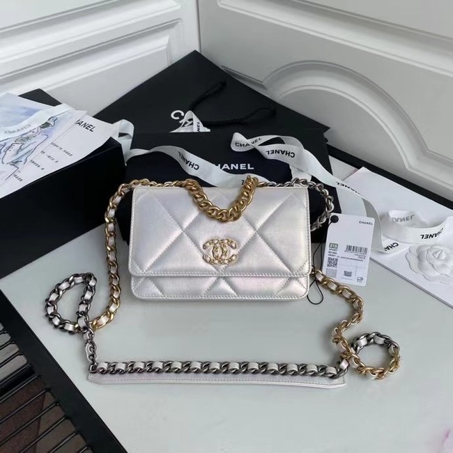 Chanel 19 Iridescent Calfskin Chain Wallet AP0957 white