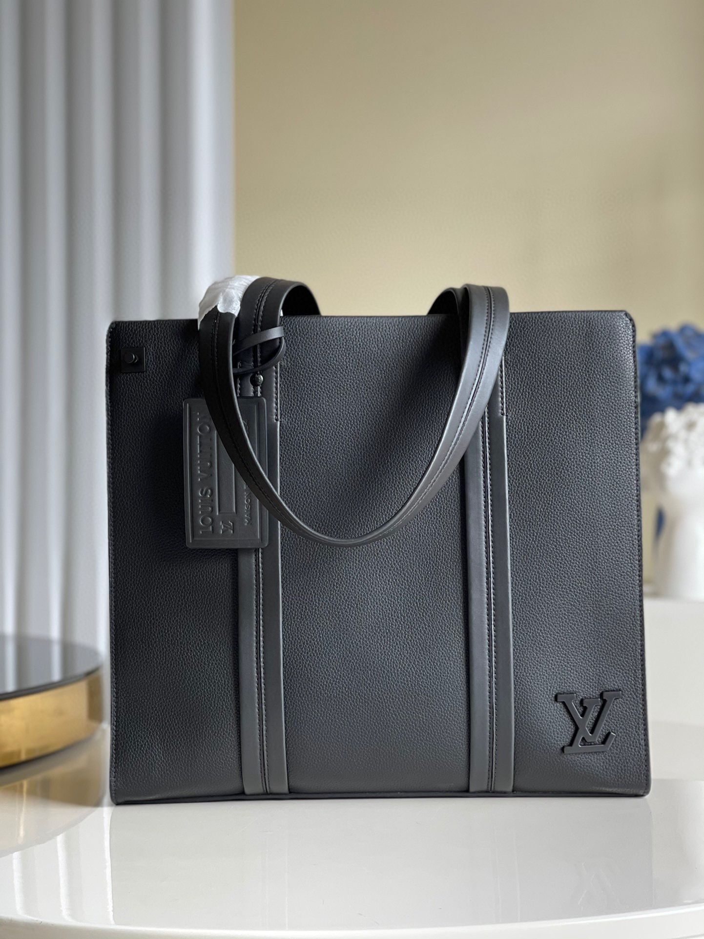 Louis Vuitton Original Leather Aerogram Tote Bag M57308 Black