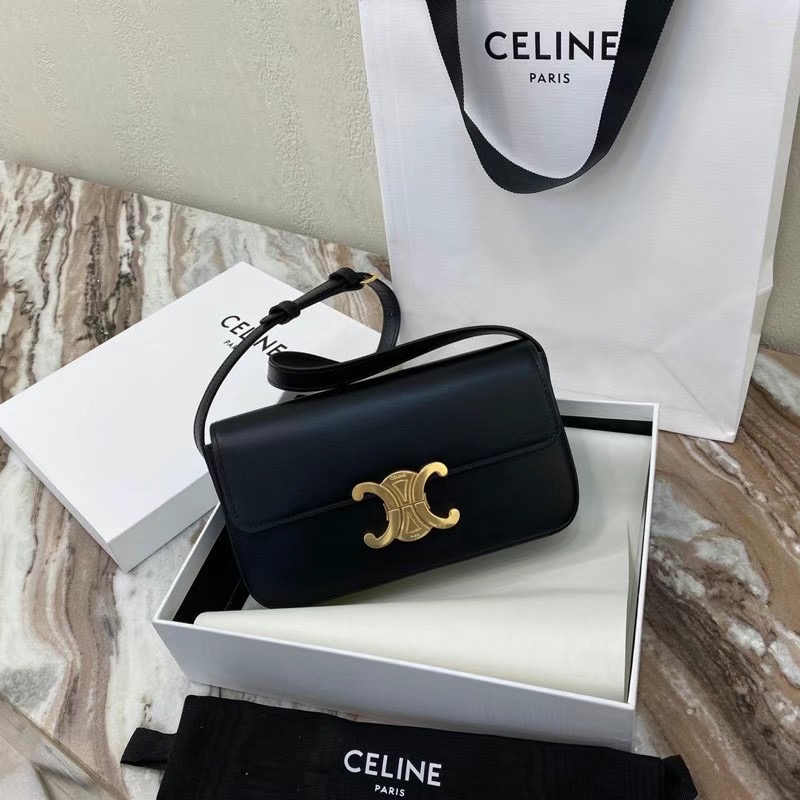 Celine TRIOMPHE SHOULDER BAG IN NATURAL CALFSKIN 194143 black