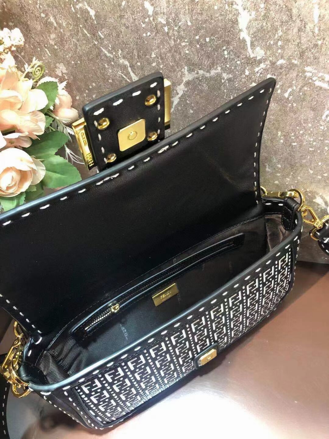 FENDI BAGUETTE Bag F1520 black