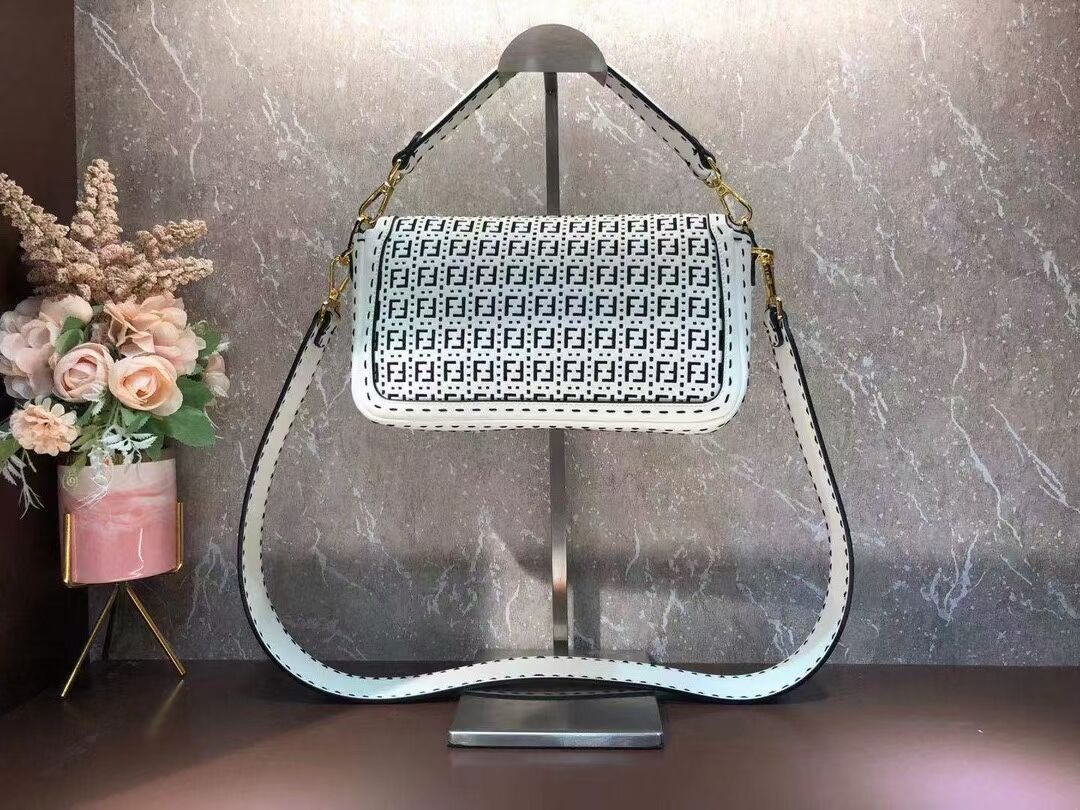 FENDI BAGUETTE Bag F1520 white