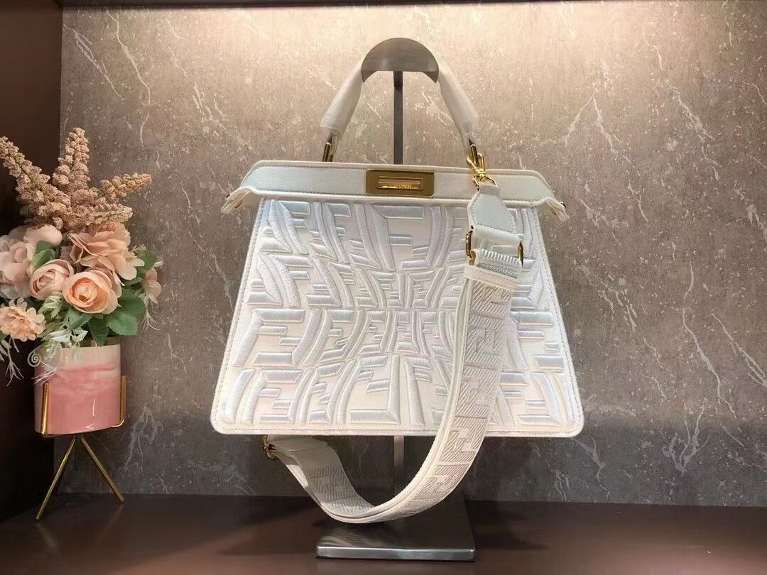 FENDI PEEKABOO ICONIC ESSENTIALLY leather bag F1516 white