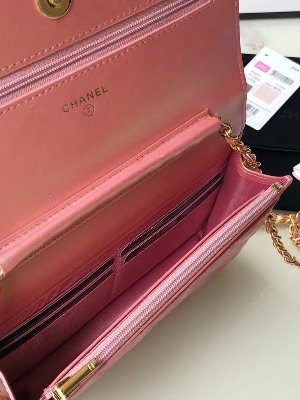 Chanel Iridescent Calfskin Chain Wallet 33814 pink