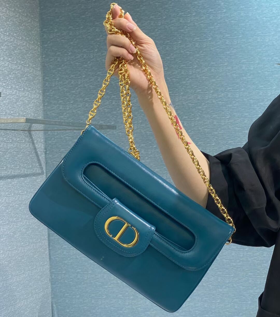 DIOR MEDIUM DIORDOUBLE BAG Gradient Calfskin M8641U Deep Ocean Blue Smooth