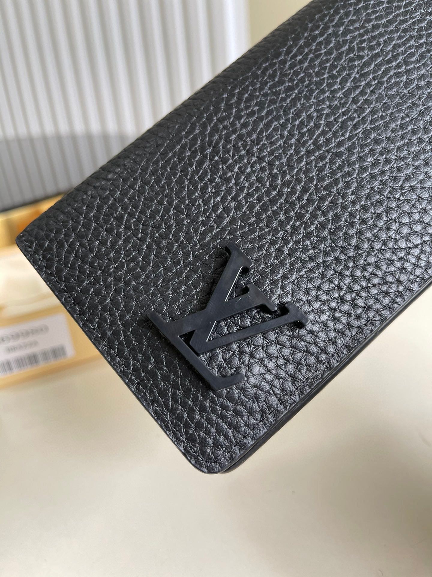 Louis Vuitton Aerogram Multiple M69980 black