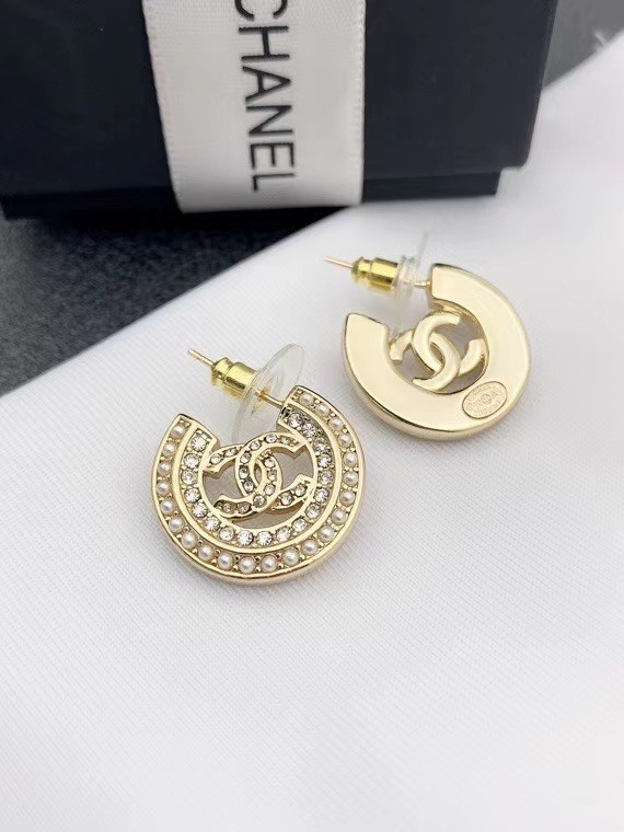 Chanel Earrings CE6424