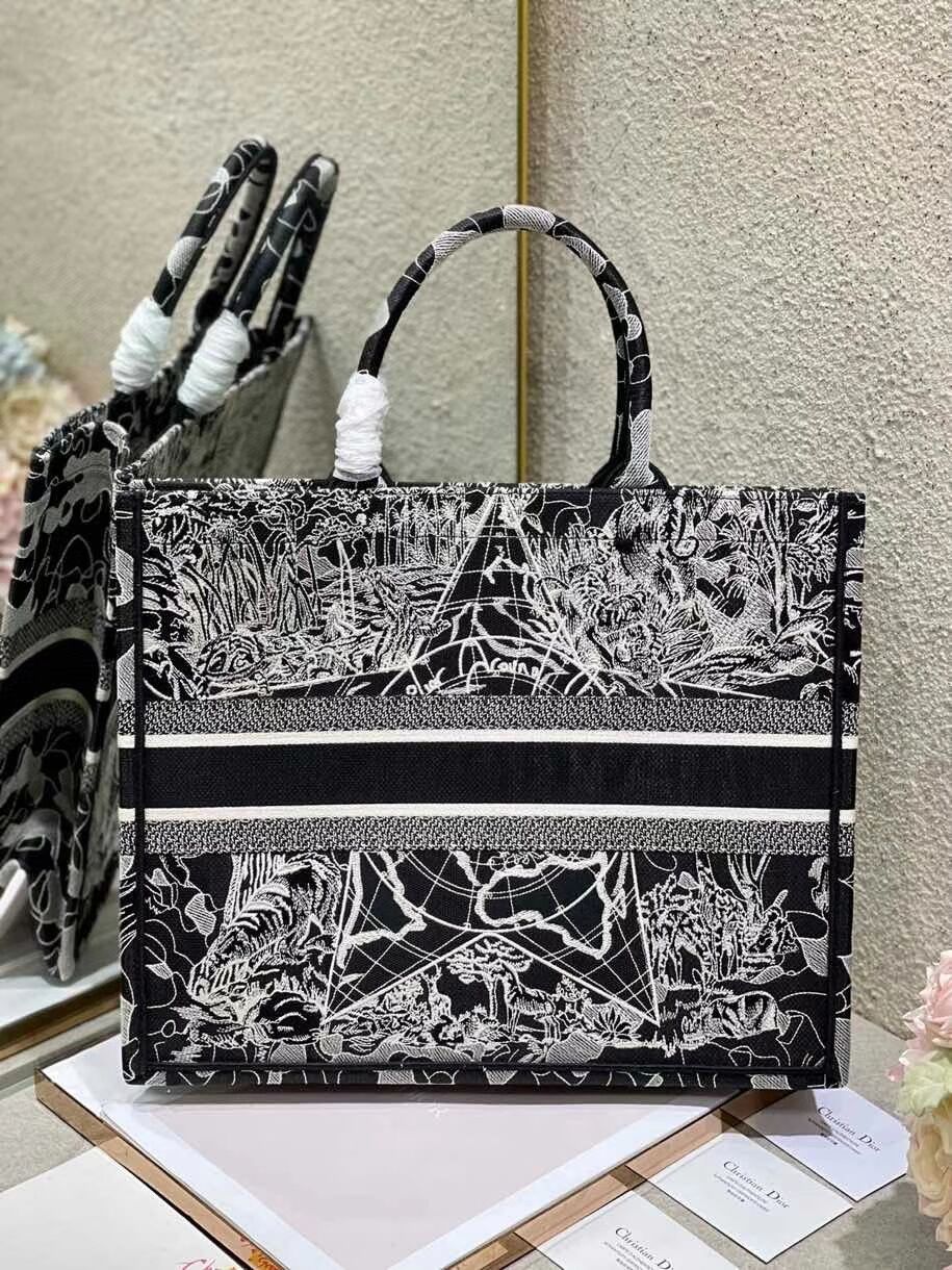 DIOR BOOK TOTE Black and white globe  Embroidery M1286ZR