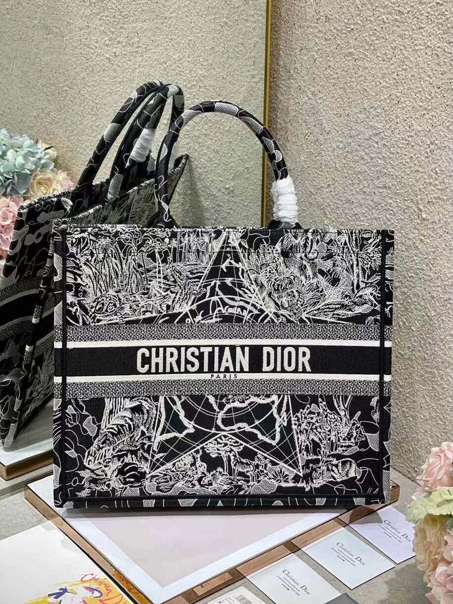 DIOR BOOK TOTE Black and white globe Embroidery M1286ZR