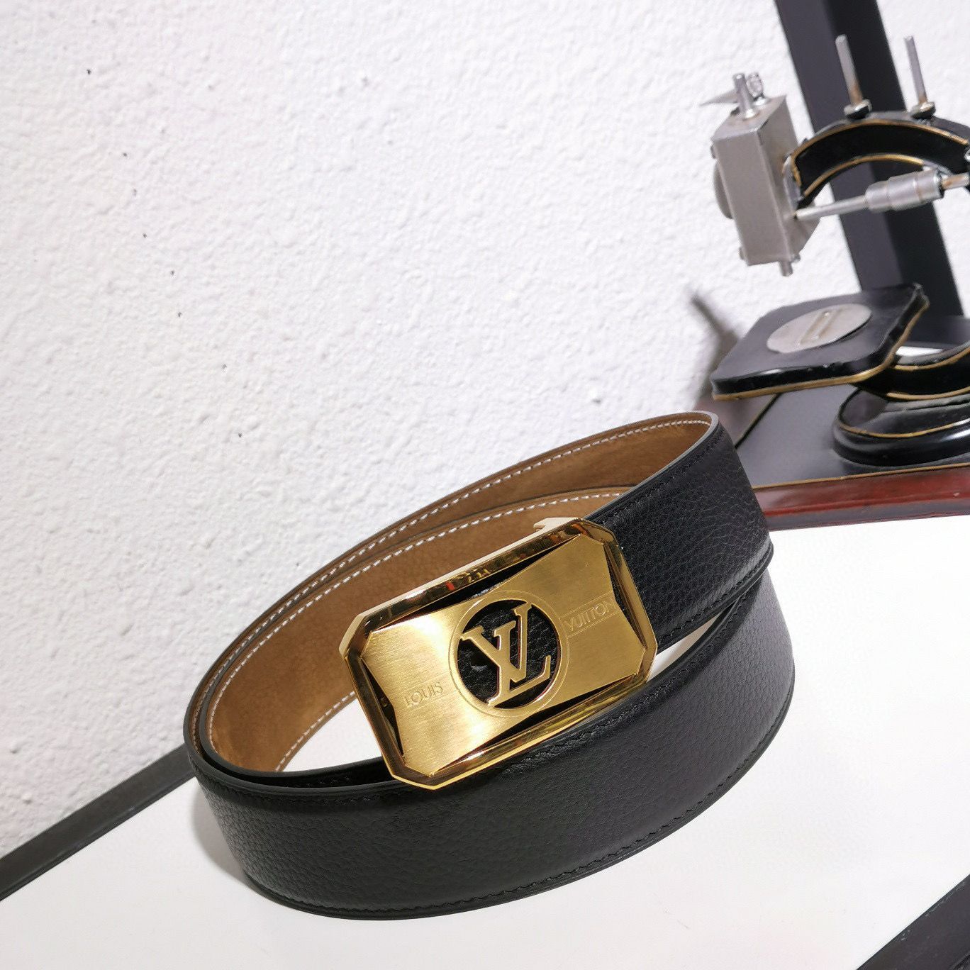 Louis Vuitton Leather Belt 38MM M0199 Black