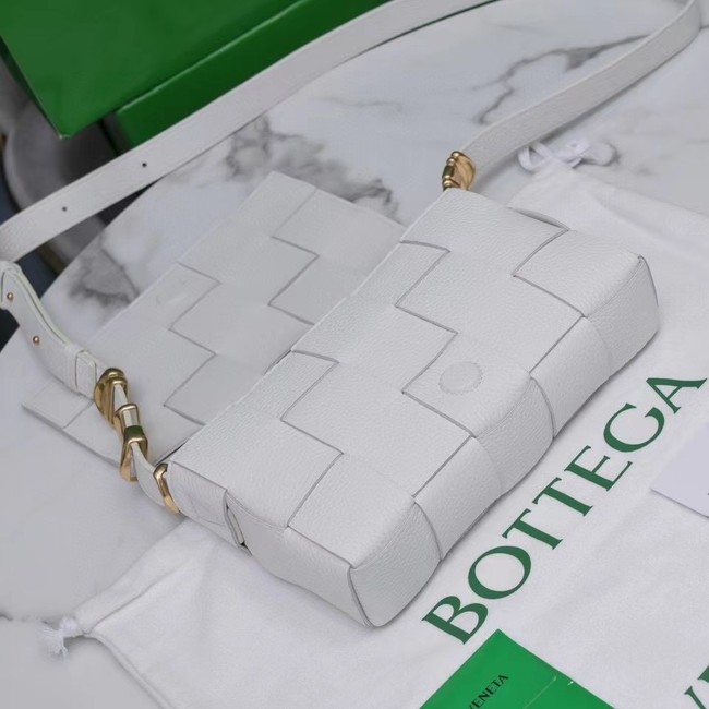 Bottega Veneta CASSETTE 666870 white