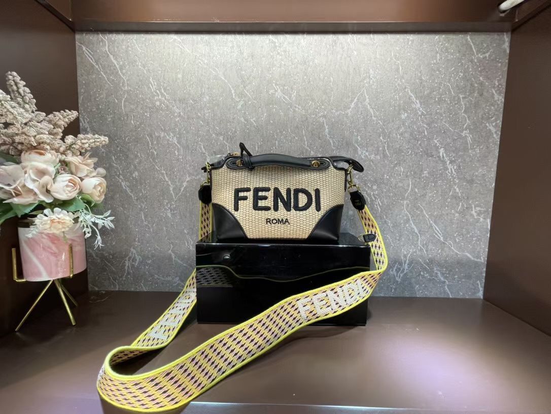 FENDI Braided Straw Bag  F1578 Black