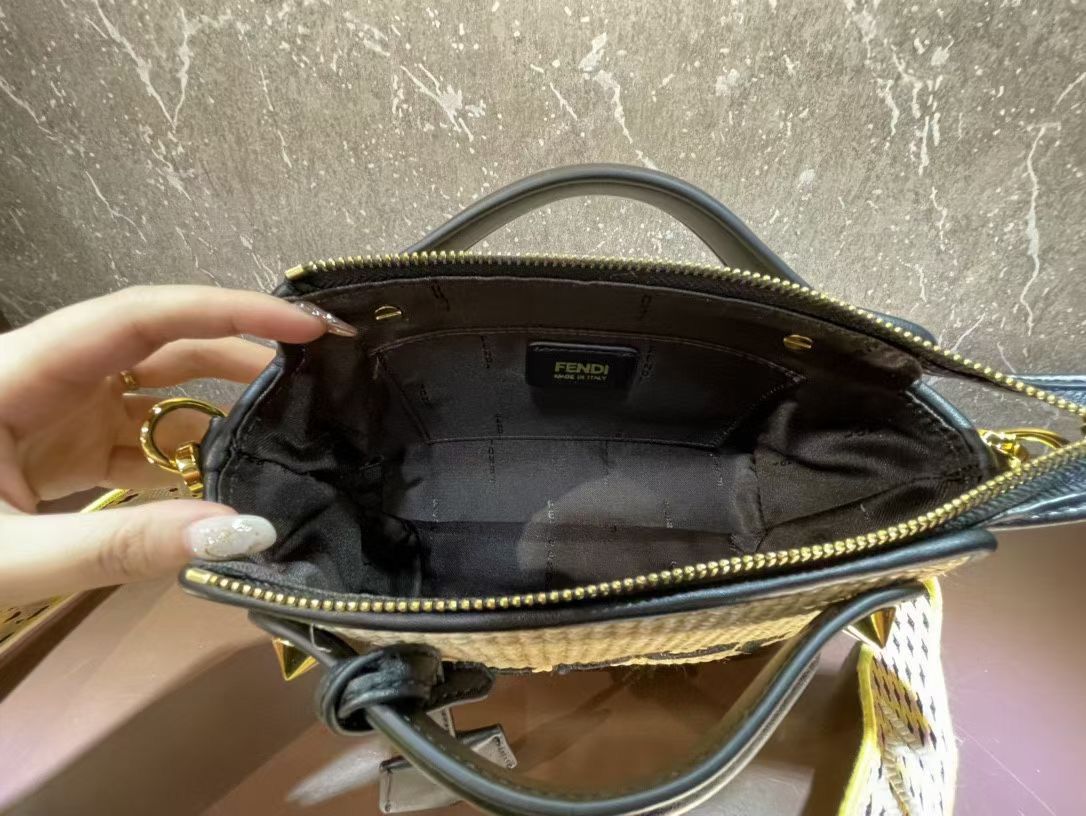 FENDI Braided Straw Bag  F1578 Black