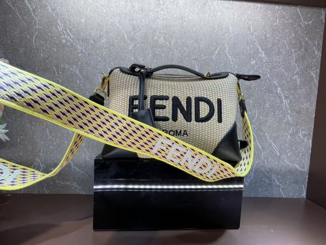 FENDI Braided Straw Bag F6535 black