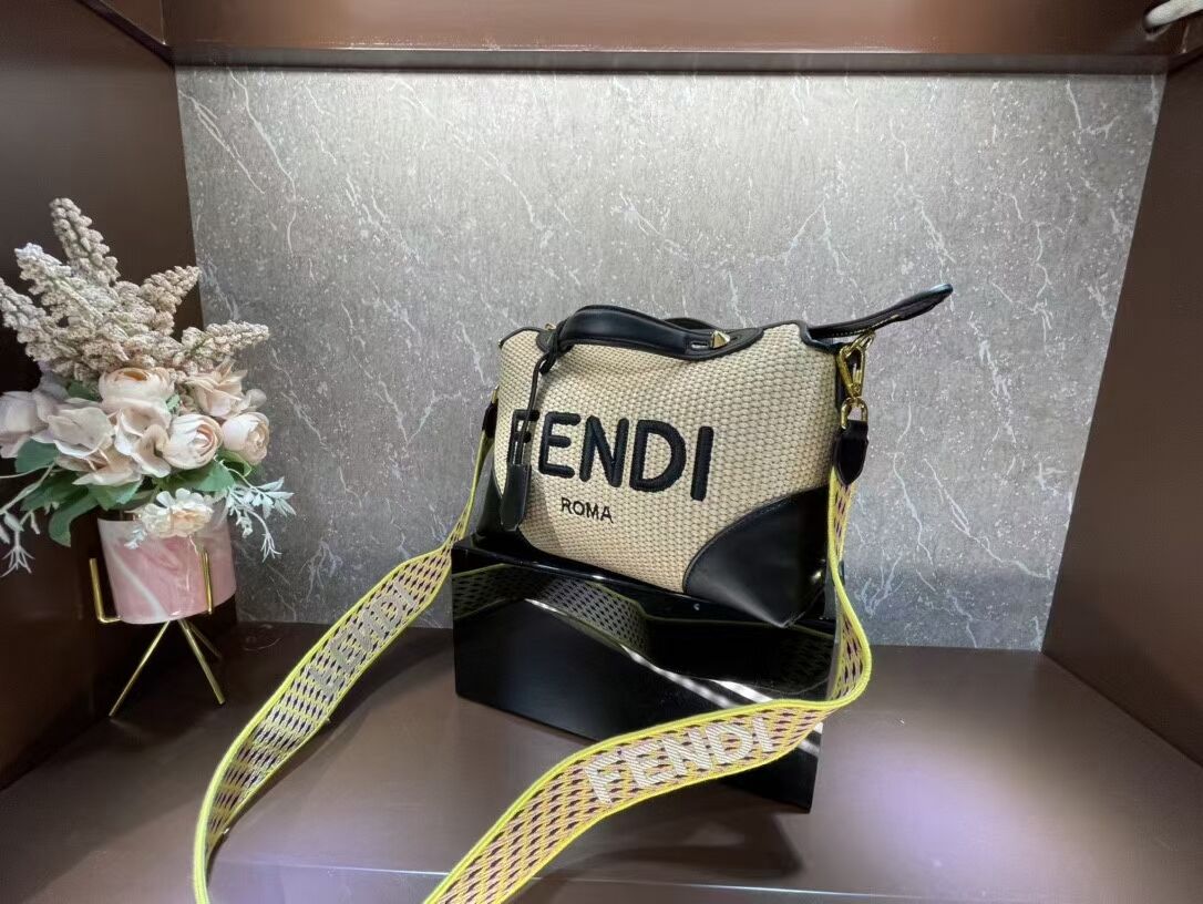 FENDI Braided Straw Bag F6535 black