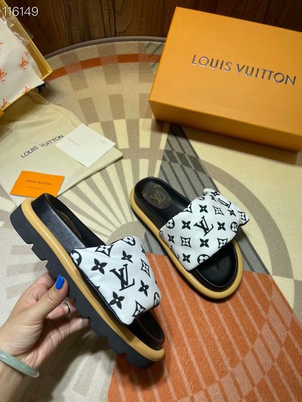 Louis Vuitton Shoes LV1122KK-3