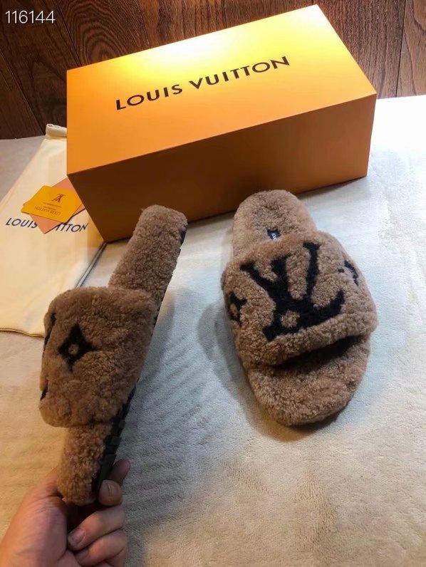 Louis Vuitton Shoes LV1123KK-5