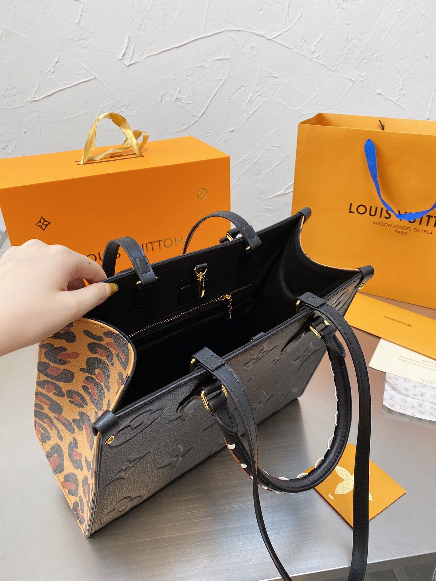 Louis Vuitton ONTHEGO Monogram MM M45889 Leopard Black