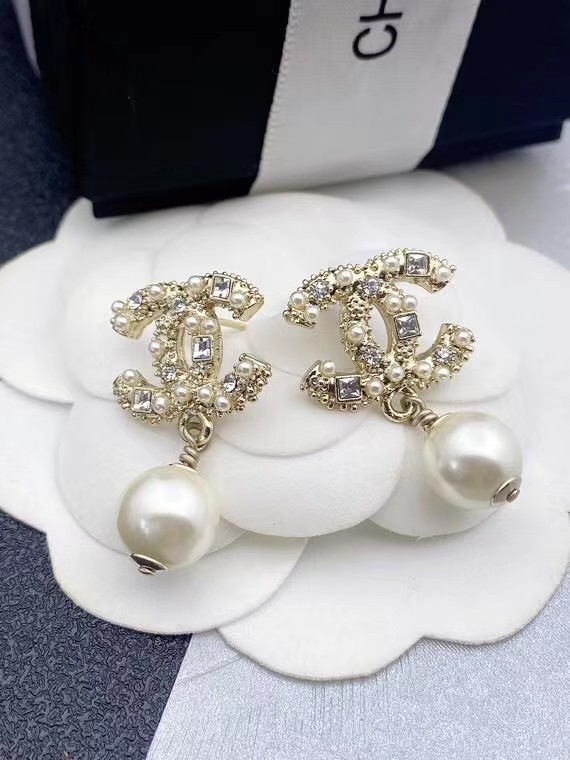 Chanel Earrings CE6685