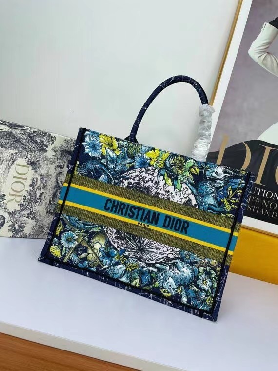 DIOR BOOK TOTE Blue Dior Constellation Embroidery M1297ZR