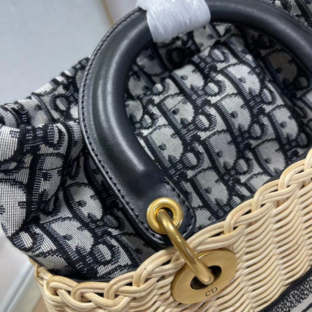 Dior Woven apricot with black leather C9908