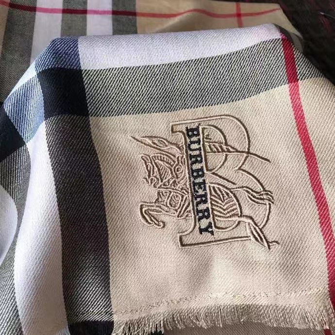 Burberry scarf Wool&Cashmere 33677