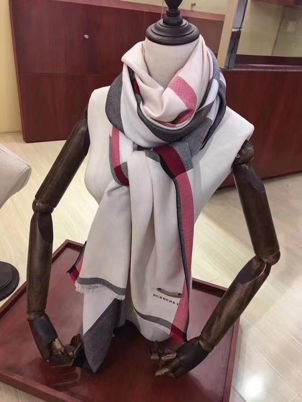 Burberry scarf Wool&Cashmere 33659-3