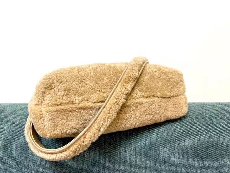 FENDI FIRST MEDIUM sheepskin bag 8BP127AH Beige