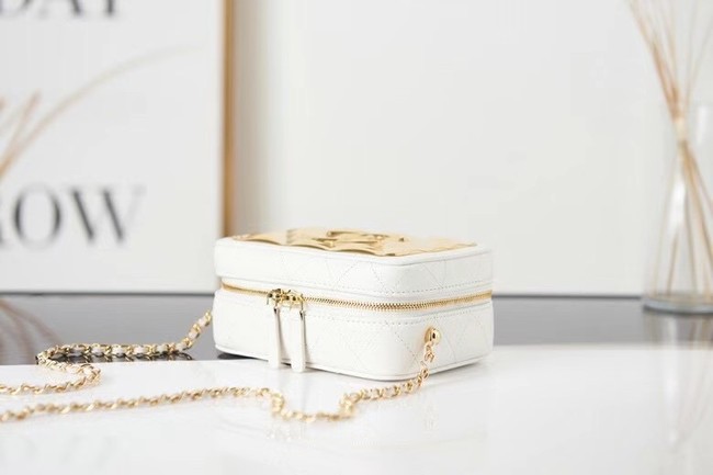 Chanel mini leather Shoulder Bag AP2393 white