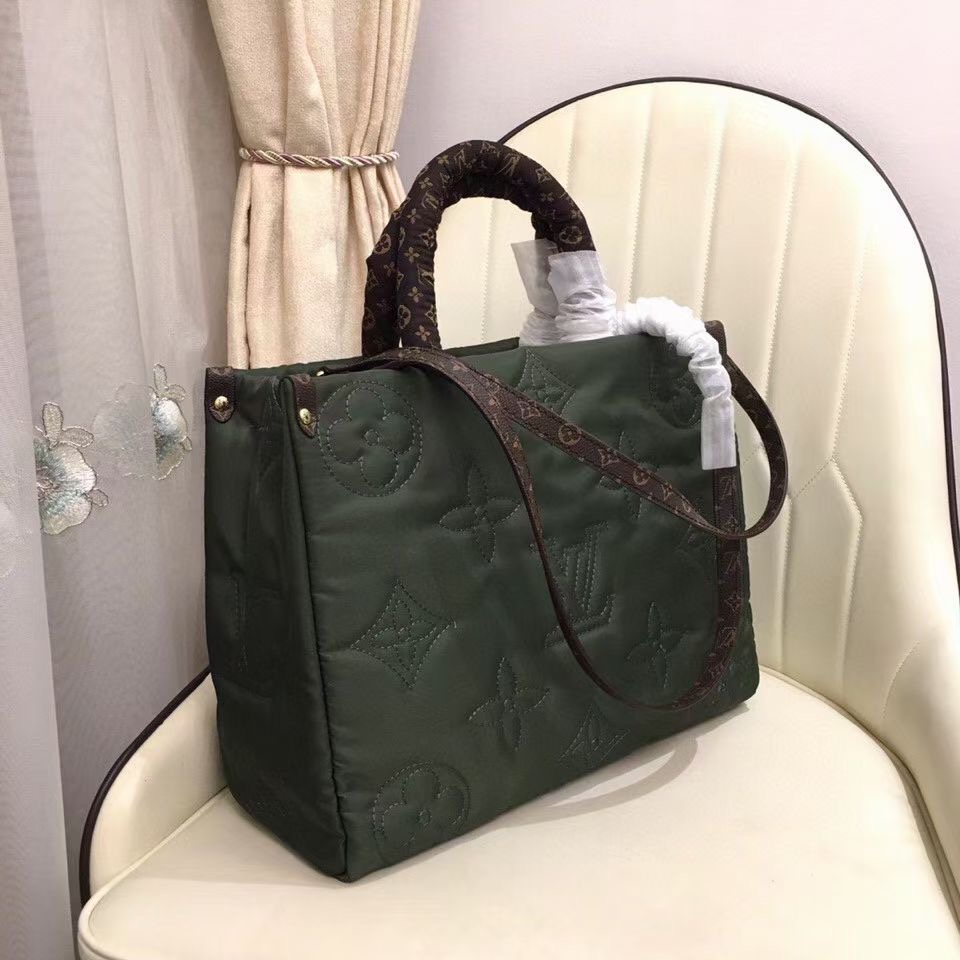 Louis Vuitton ONTHEGO GM M59005 green