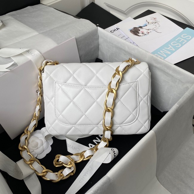 CHANEL Lambskin Flap Shoulder Bag 2022SS white