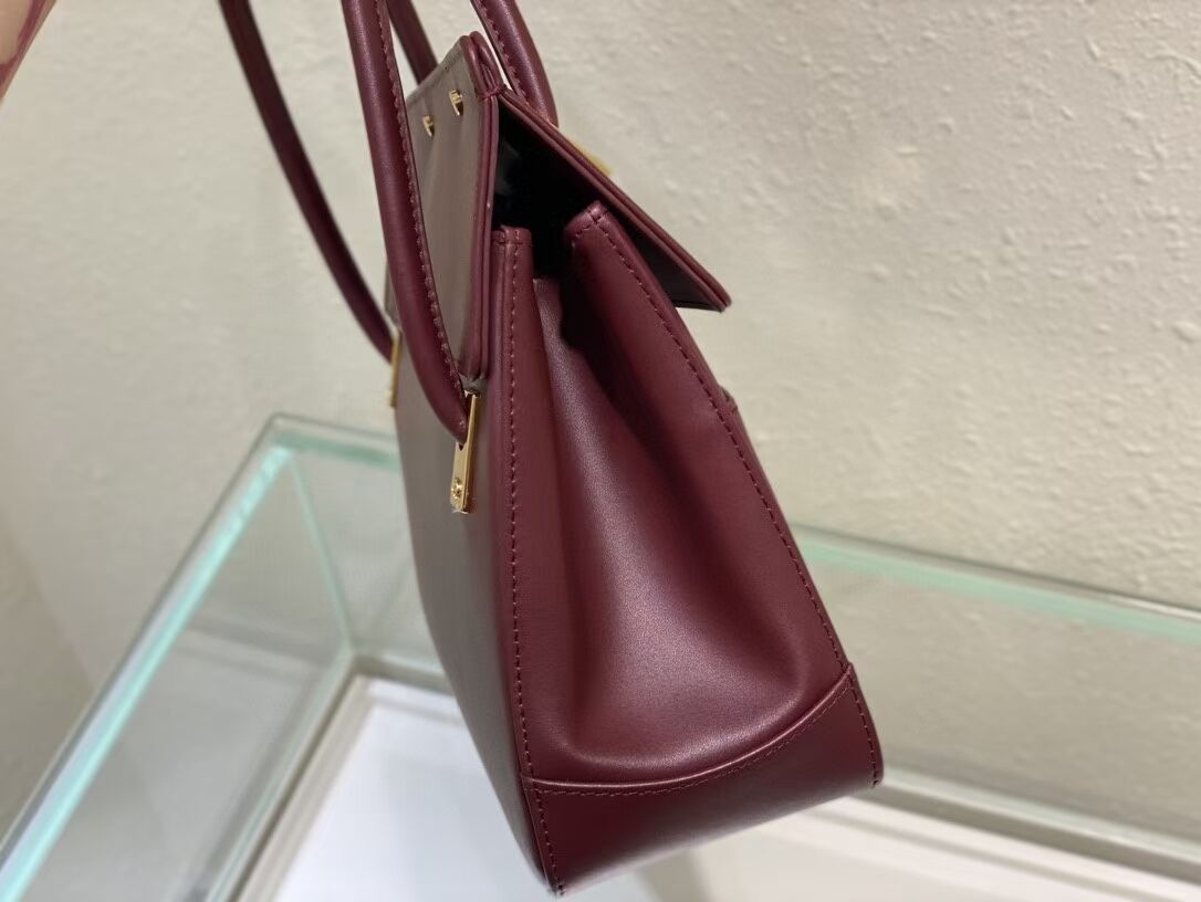 MEDIUM DIOR Shoulder Bag Calfskin C0701 Wine