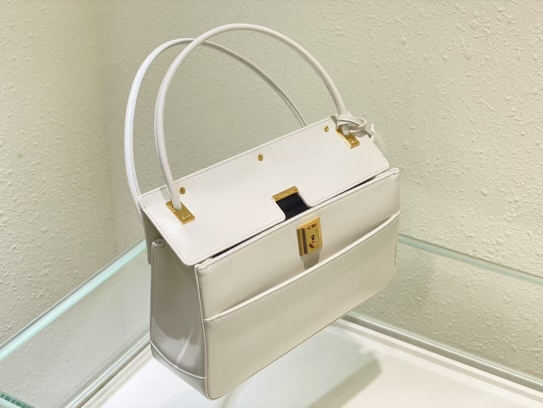 MEDIUM DIOR Shoulder Bag Calfskin C0701 white