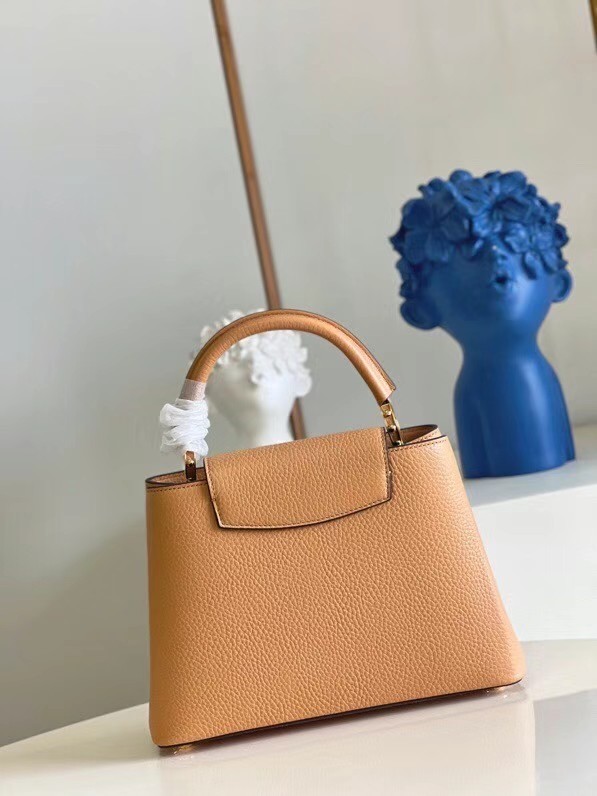 Louis Vuitton CAPUCINES BB M59226 apricot