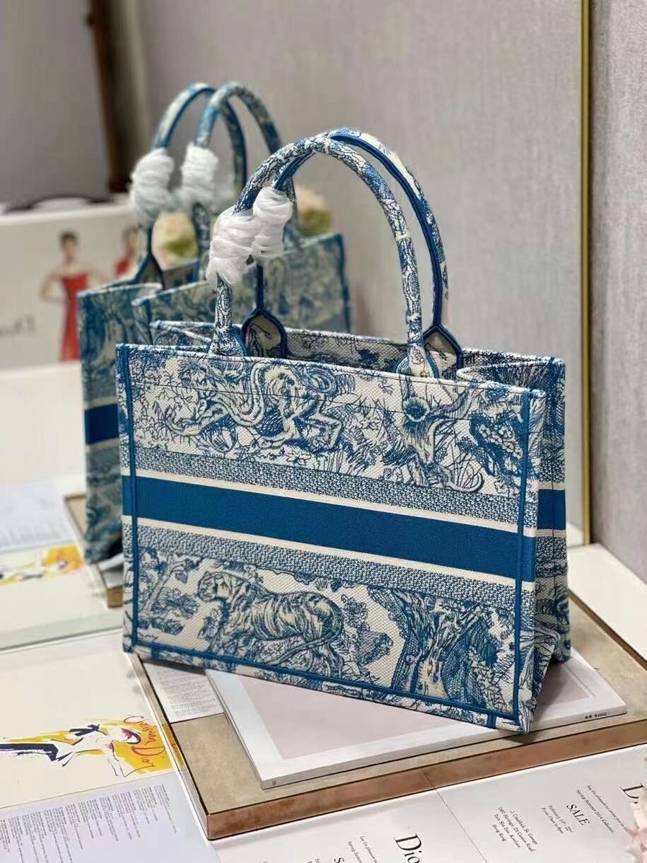 DIOR BOOK TOTE Embroidery C1287-6 blue