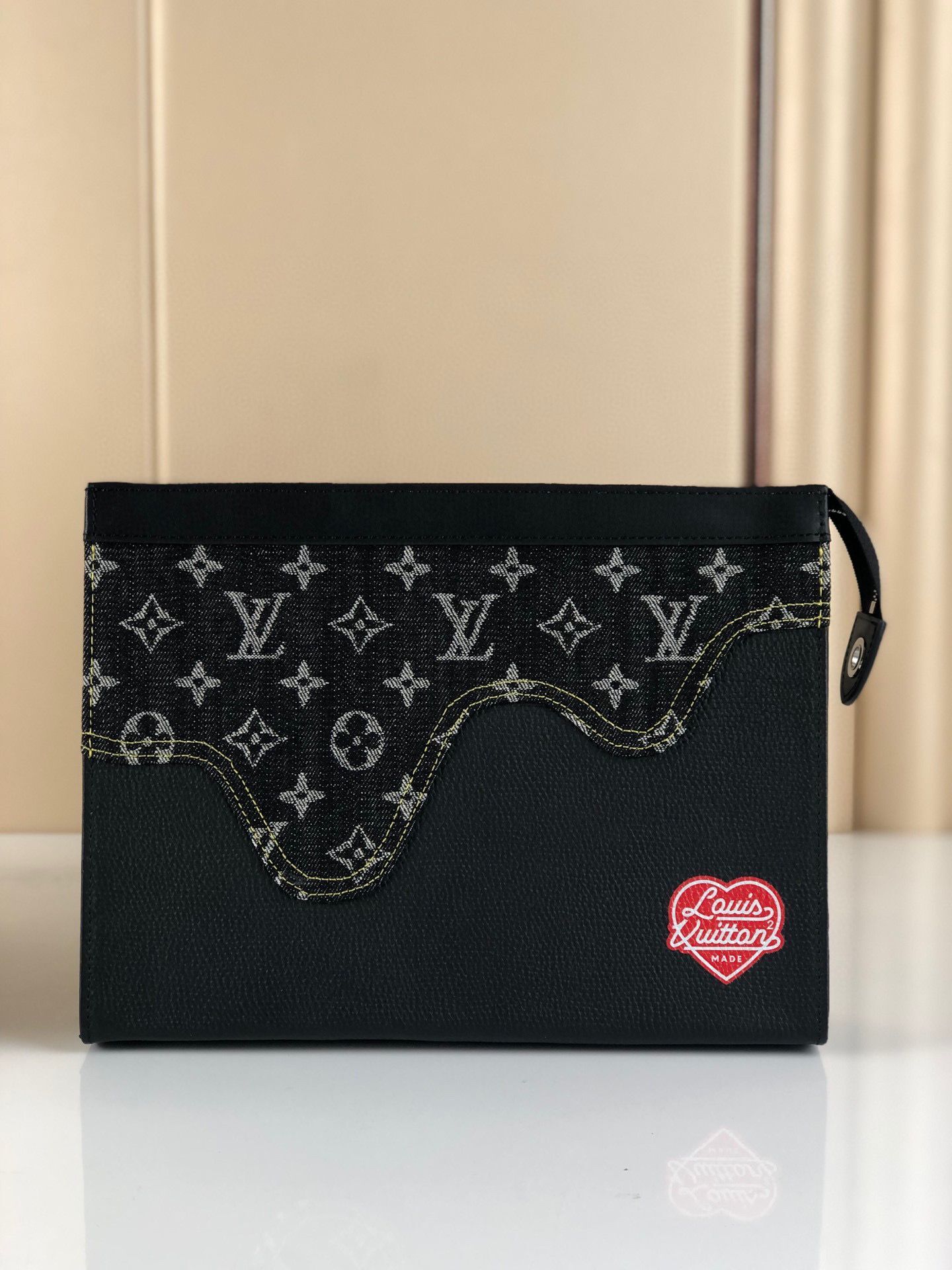 Louis Vuitton Monogram Drip Taurillon POCHETTE VOYAGE Denim M45961 Black