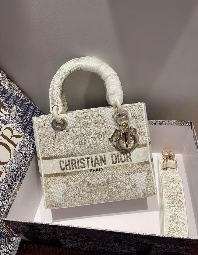 Dior MEDIUM LADY D-LITE BAG Embroidered M0565OJA cream