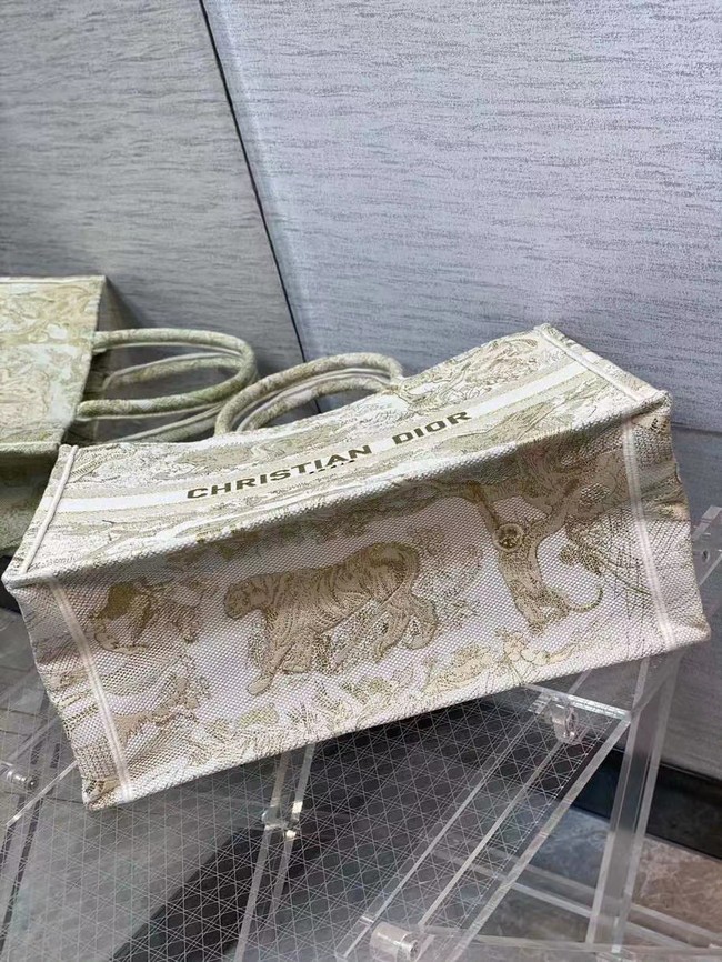 DIOR BOOK TOTE Embroidery C1286-8 cream