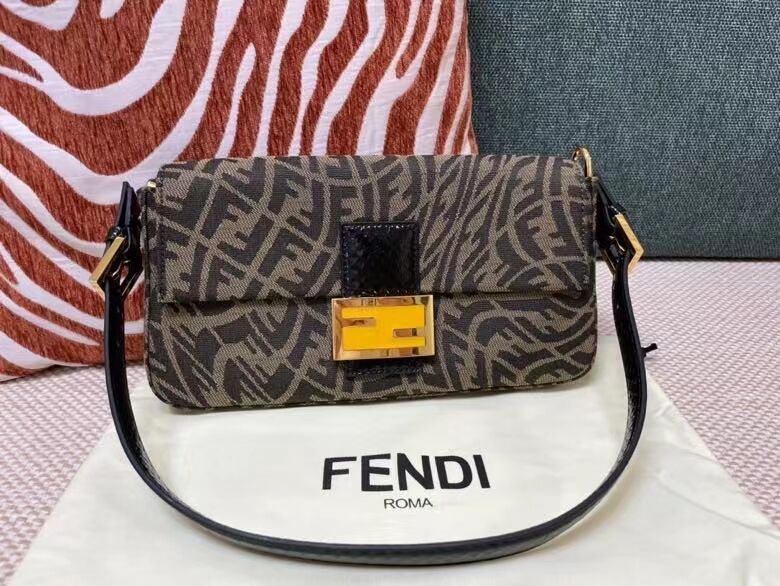 FENDI BAGUETTE fabric bag FM0871 Brown