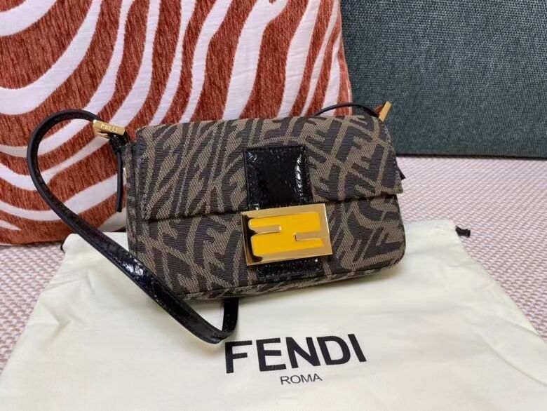 FENDI BAGUETTE fabric bag FM0872 Brown