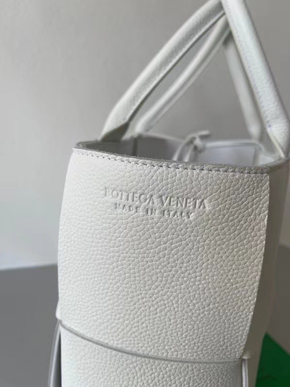 Bottega Veneta ARCO TOTE 652867 WHITE