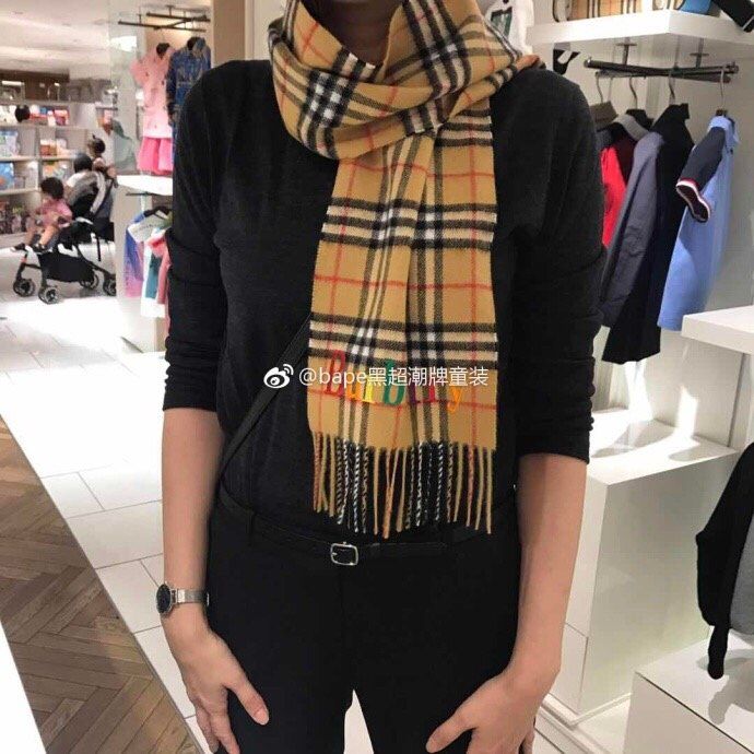 Burberry Scarf B00255