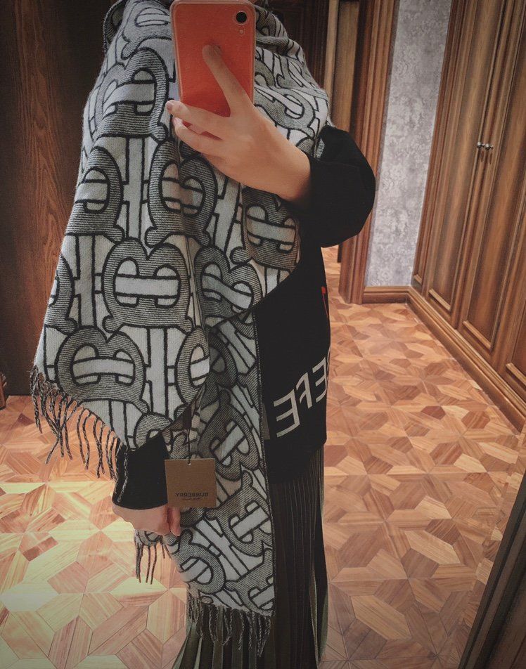 Burberry Scarf B00272