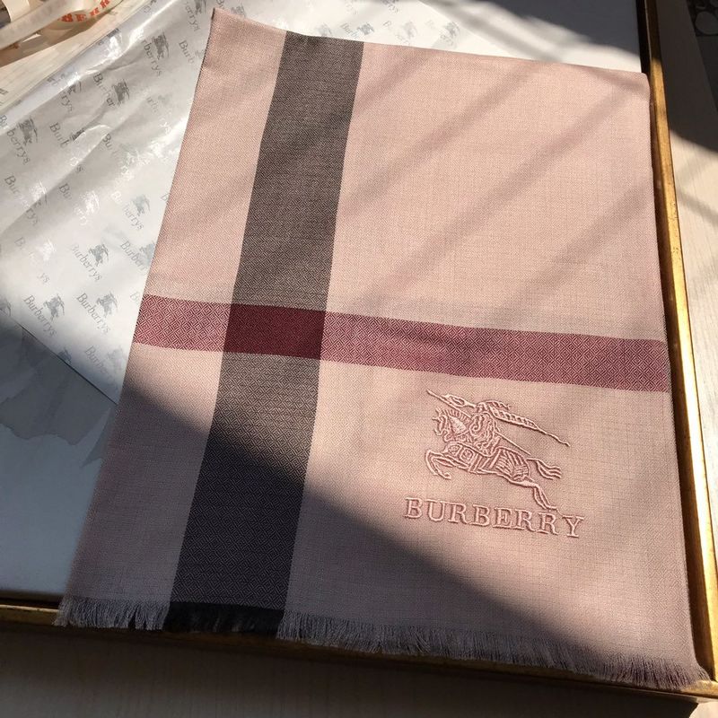 Burberry Scarf B00292