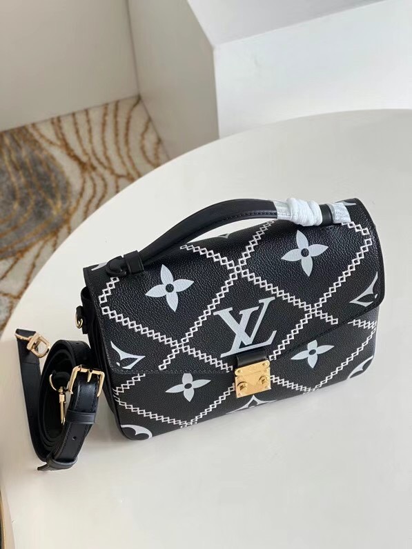 Louis Vuitton POCHETTE METIS M46028 black